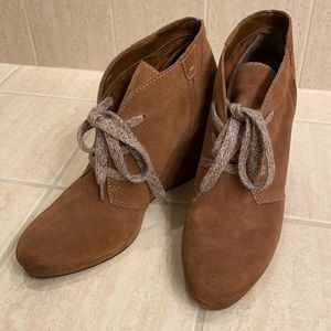 Dolce Vita Brown Suede lace up ankle Booties Size 11